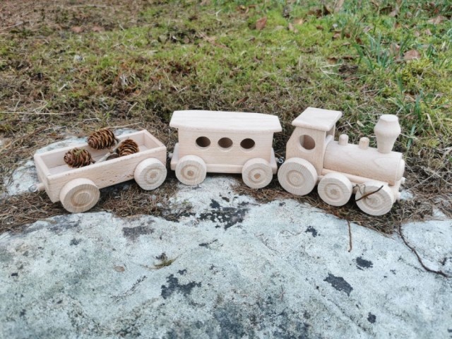 Tre tog m/to vogner, i KjørMeg-serien
