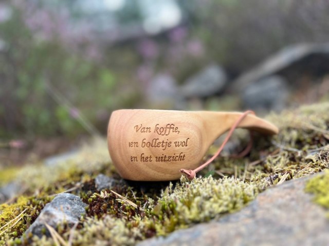 Van koffie en bolletje wol en het uitzicht, 23