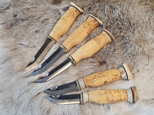 Turkniv med 9,2 cm blad tv, og med 7,5 cm blad th