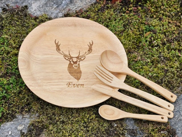 Motiv med tekst under. Bestikket heter Luftig