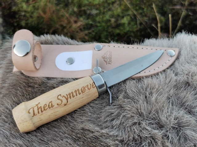 Thea Synnøve, Helle Liten Butt