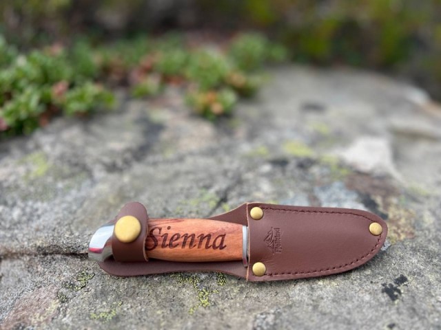 Sienna, 15